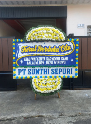 Papan Bunga Duka di Lubuk Kupang