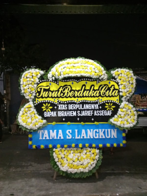 Papan Bunga Duka di Lubuk Kupang